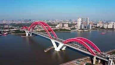 4k航拍广州新光大桥车流交通视频的预览图